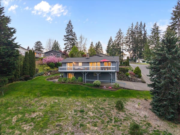 16813 NE 33rd St, Bellevue, WA