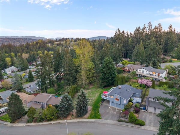 16813 NE 33rd St, Bellevue, WA