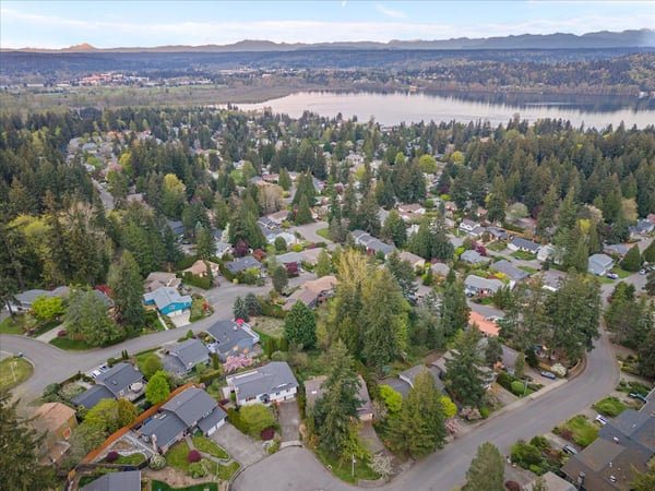 16813 NE 33rd St, Bellevue, WA