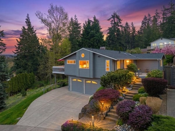16813 NE 33rd St, Bellevue, WA