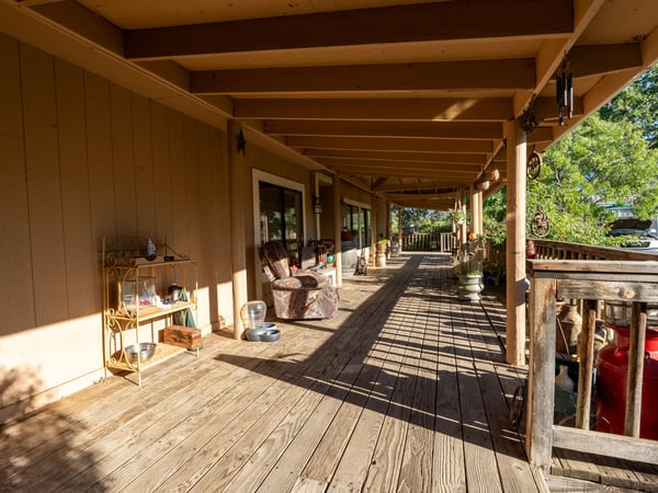 FRONT DECK