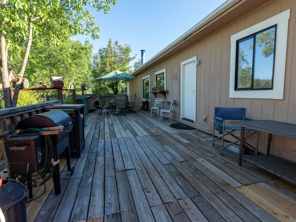 BACK DECK
