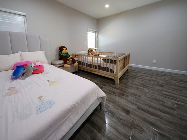 11045 Califa Street, `, North Hollywood, CA