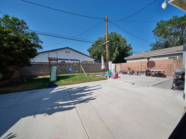 11045 Califa Street, `, North Hollywood, CA