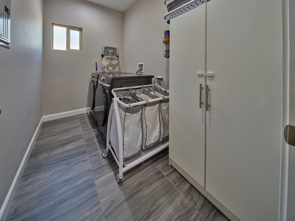 11045 Califa Street, `, North Hollywood, CA
