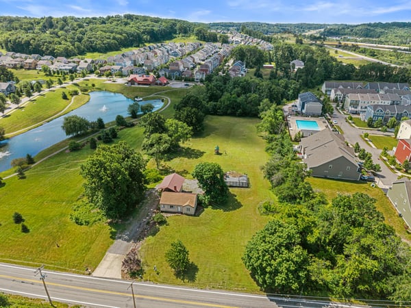 1165 Freeport Road, Mars, PA
