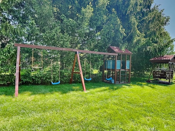 4216 Clendenning Road, Gibsonia, PA