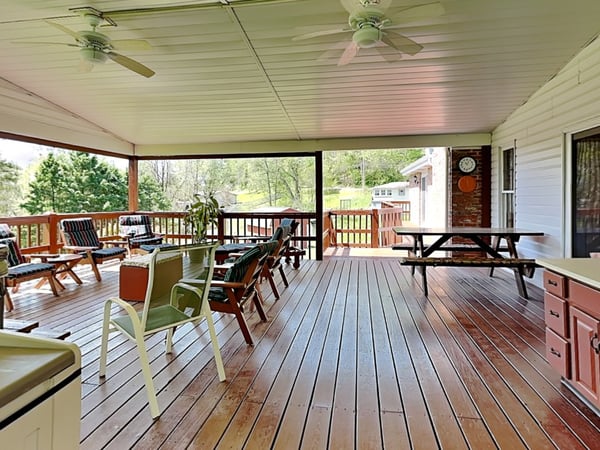 4216 Clendenning Road, Gibsonia, PA