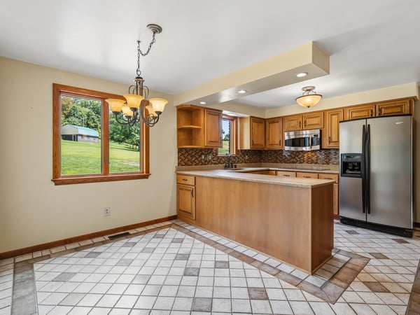 650 Phillis Road, Burgettstown, PA