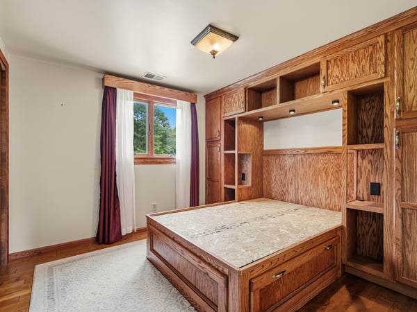 650 Phillis Road, Burgettstown, PA