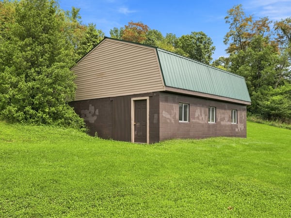 650 Phillis Road, Burgettstown, PA