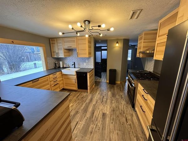 939 Mineral St, Silverton, CO