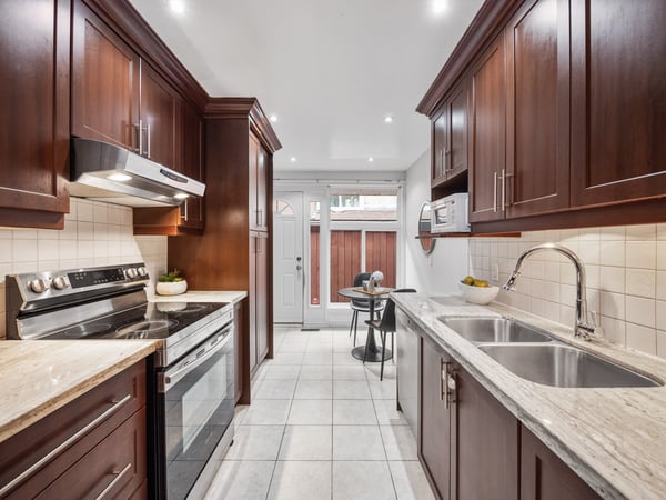 19 Shoreland Cres., Scarborough, ON