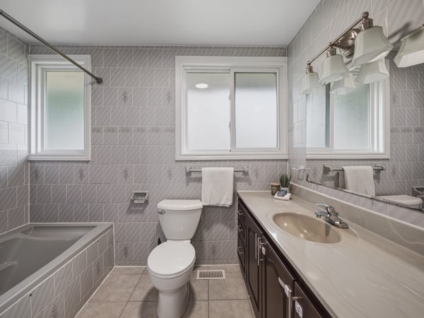 19 Shoreland Cres., Scarborough, ON