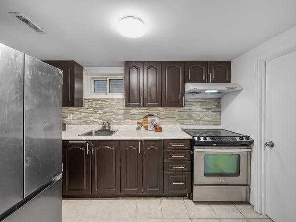 19 Shoreland Cres., Scarborough, ON
