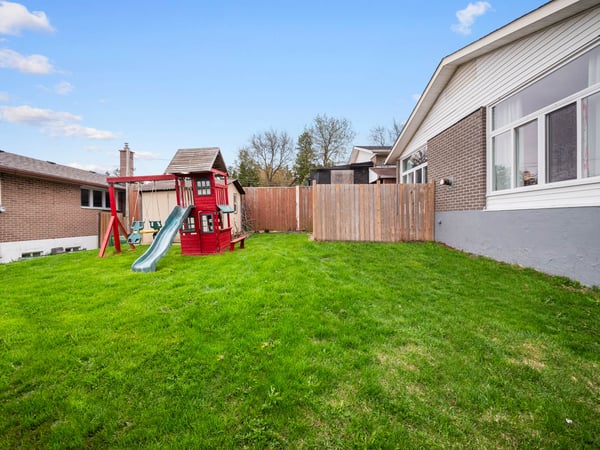 19 Shoreland Cres., Scarborough, ON