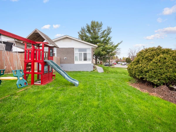 19 Shoreland Cres., Scarborough, ON