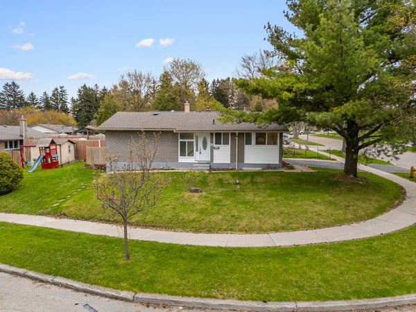 19 Shoreland Cres., Scarborough, ON