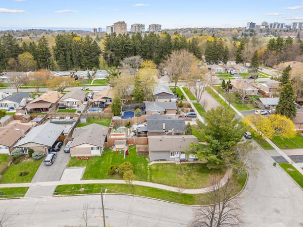 19 Shoreland Cres., Scarborough, ON
