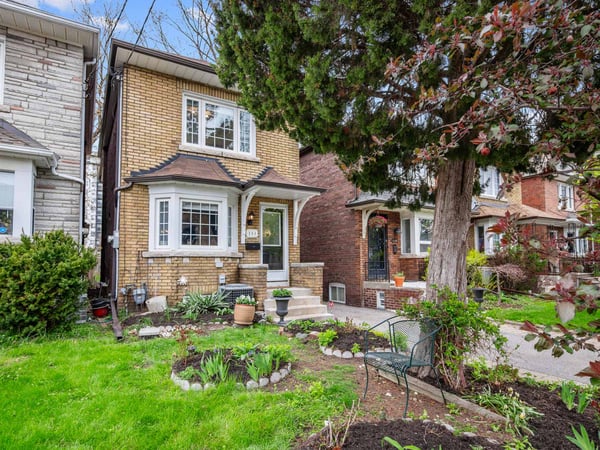 144 Floyd Ave., East York, ON