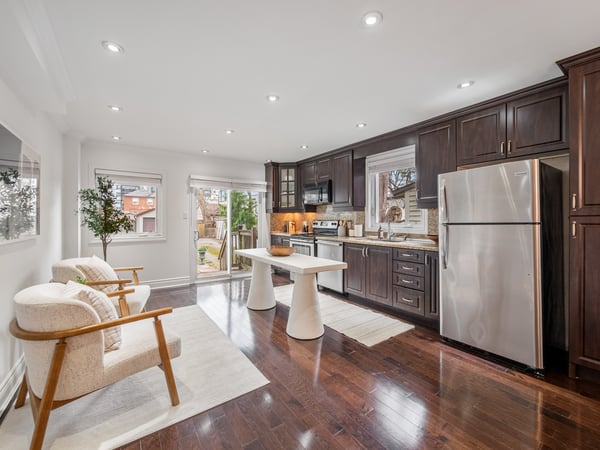 144 Floyd Ave., East York, ON