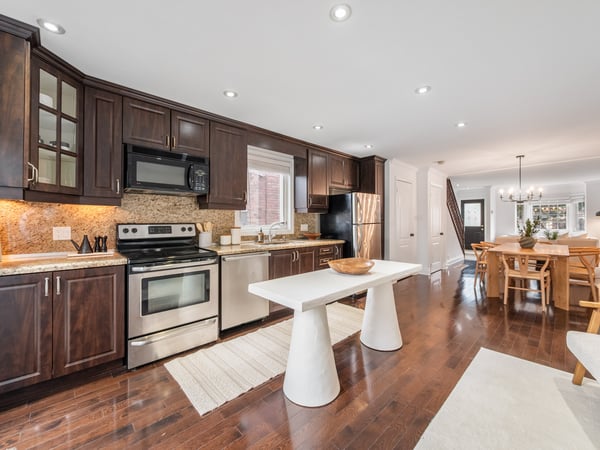 144 Floyd Ave., East York, ON