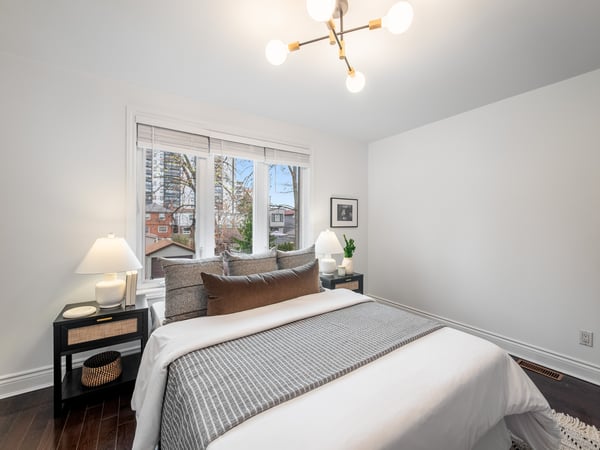 144 Floyd Ave., East York, ON