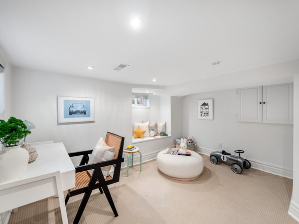 144 Floyd Ave., East York, ON