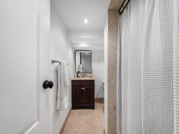 144 Floyd Ave., East York, ON