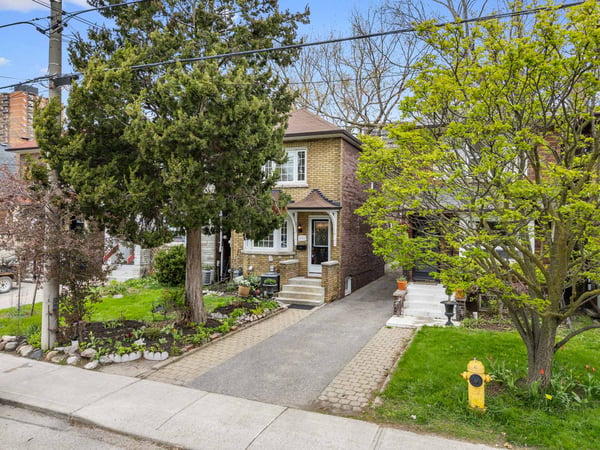144 Floyd Ave., East York, ON