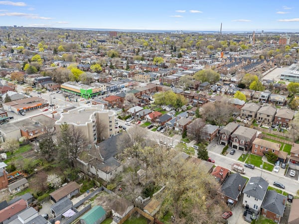 144 Floyd Ave., East York, ON
