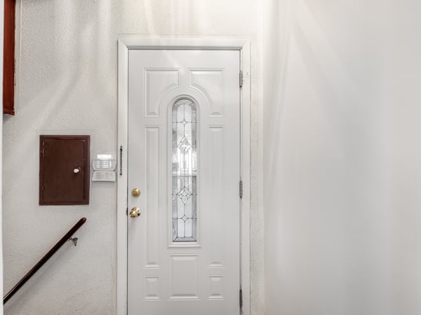 25 Stavely Ave., Toronto, ON