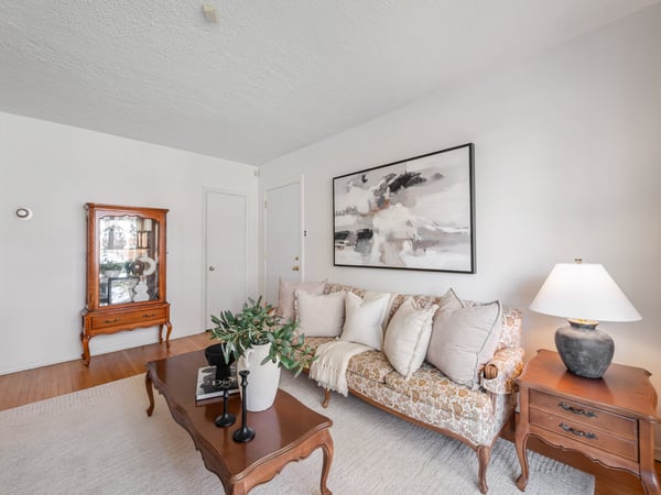 25 Stavely Ave., Toronto, ON