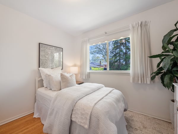 25 Stavely Ave., Toronto, ON