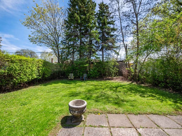 25 Stavely Ave., Toronto, ON