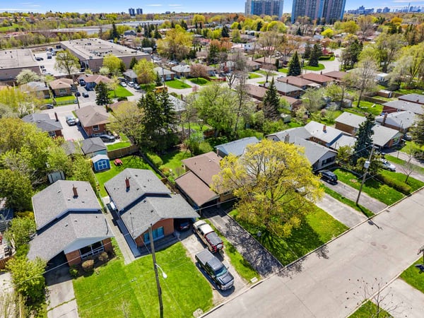 25 Stavely Ave., Toronto, ON