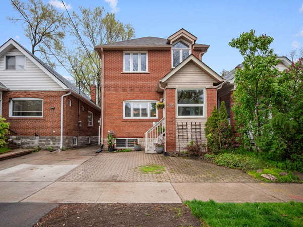 995 Greenwood Ave., Toronto, ON