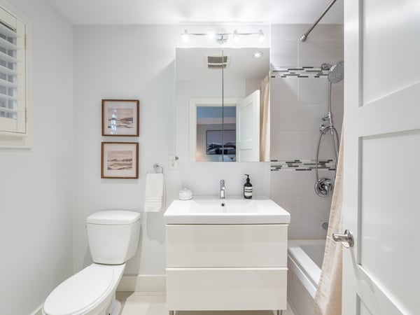 995 Greenwood Ave., Toronto, ON