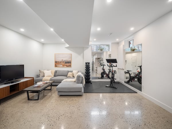 995 Greenwood Ave., Toronto, ON