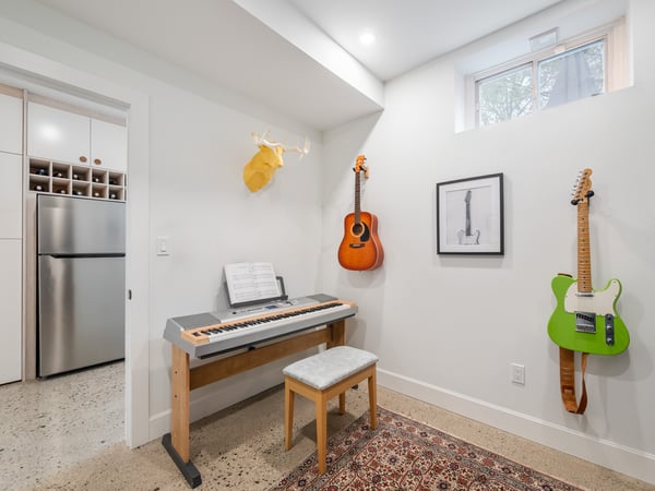 995 Greenwood Ave., Toronto, ON