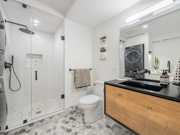995 Greenwood Ave., Toronto, ON
