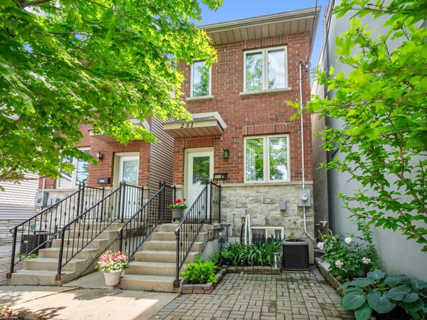251A Chisholm Ave., East York, ON