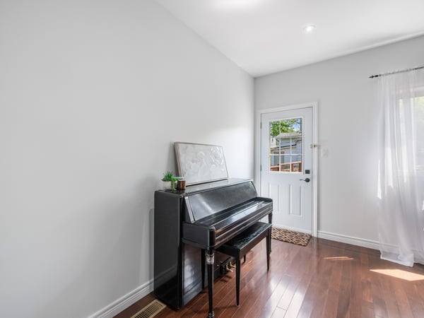 251A Chisholm Ave., East York, ON