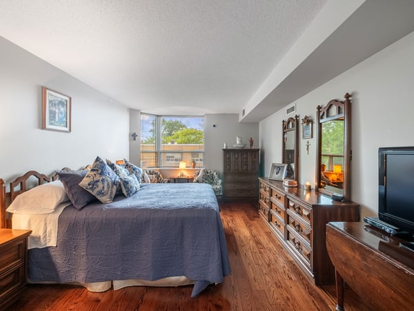 309-265 Ridley Blvd., Toronto, ON