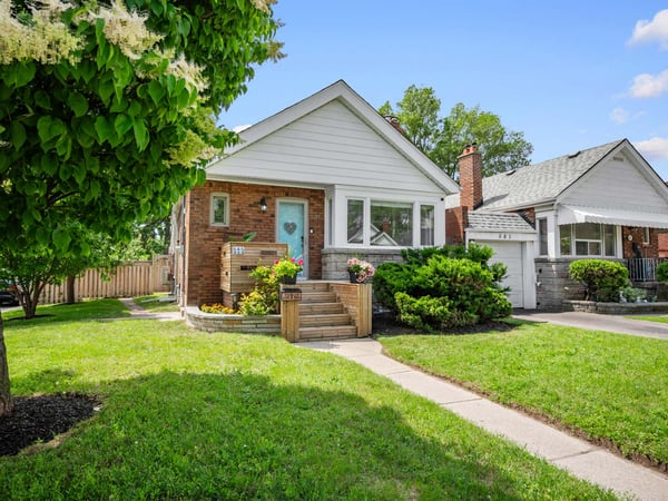 585 O'Connor Dr., East York, ON