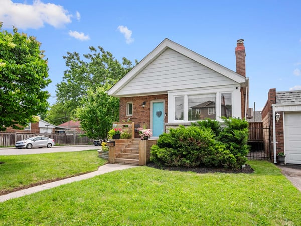 585 O'Connor Dr., East York, ON