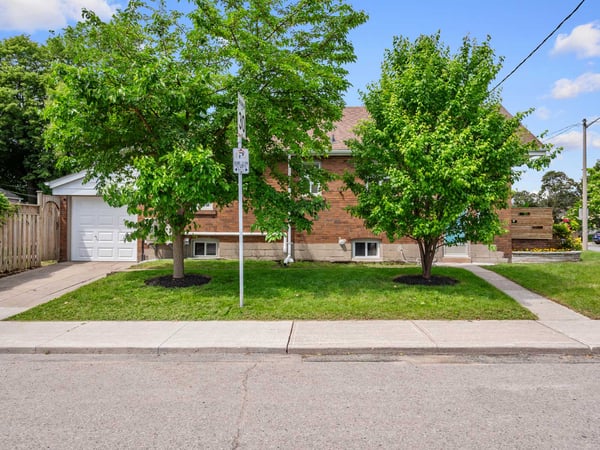 585 O'Connor Dr., East York, ON