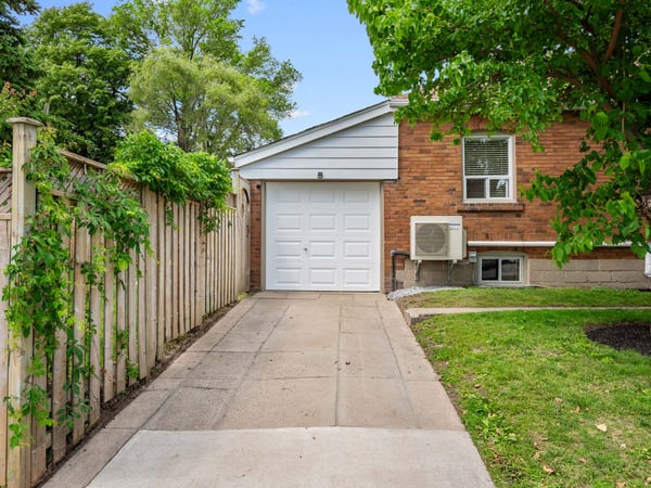 585 O'Connor Dr., East York, ON