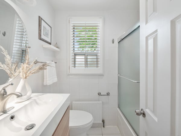 585 O'Connor Dr., East York, ON