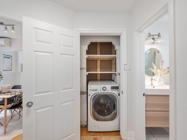 585 O'Connor Dr., East York, ON